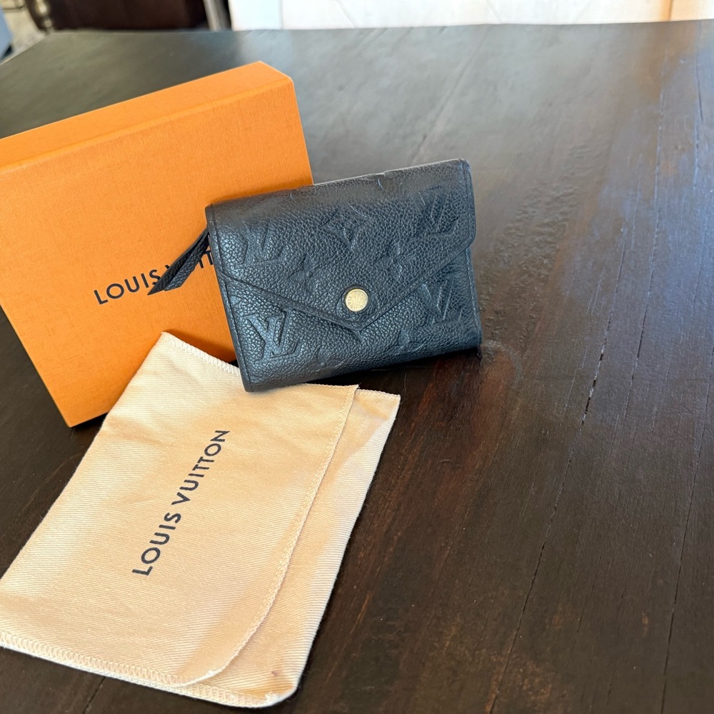 Louis Vuitton Victorine Wallet in Black